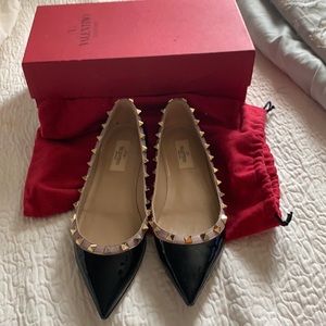 Valentino flats 100 percent authentic.